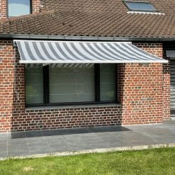 HAPPY GARDEN Store Banne SAULE 3,5 × 3m Avec Semi-coffre - Toile Rayée Blanche/grise Et Structure Blanche - Blanc -Tente de réception Soldes 37015976 5